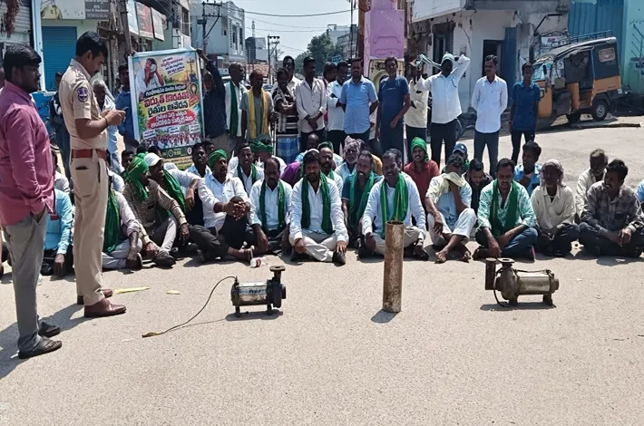 లో వోల్టేజ్‌.. రైతులకు ఎందుకింత కష్టం?