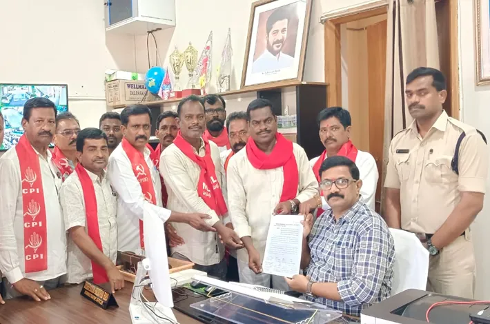 ఓటు హక్కును హరిస్తే సహించేది లేదు 