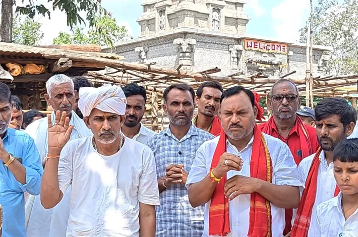 కైలాస్ టేకిడి ఆలయాన్ని దర్శించుకున్న మాజీ ఎంపీపీ