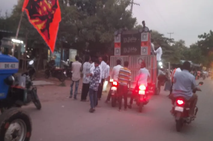 పల్లెల్లో డీజే సౌండ్లు..ఆంక్షలు గాలికి..!