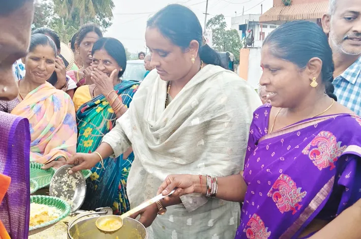 ఘనంగా అన్నప్రసాద వితరణ