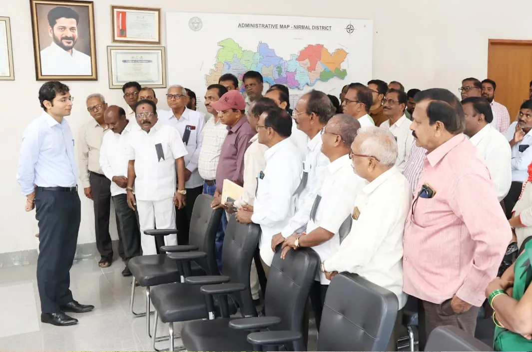 ఉద్యోగుల నిరసన సంఘీభావం