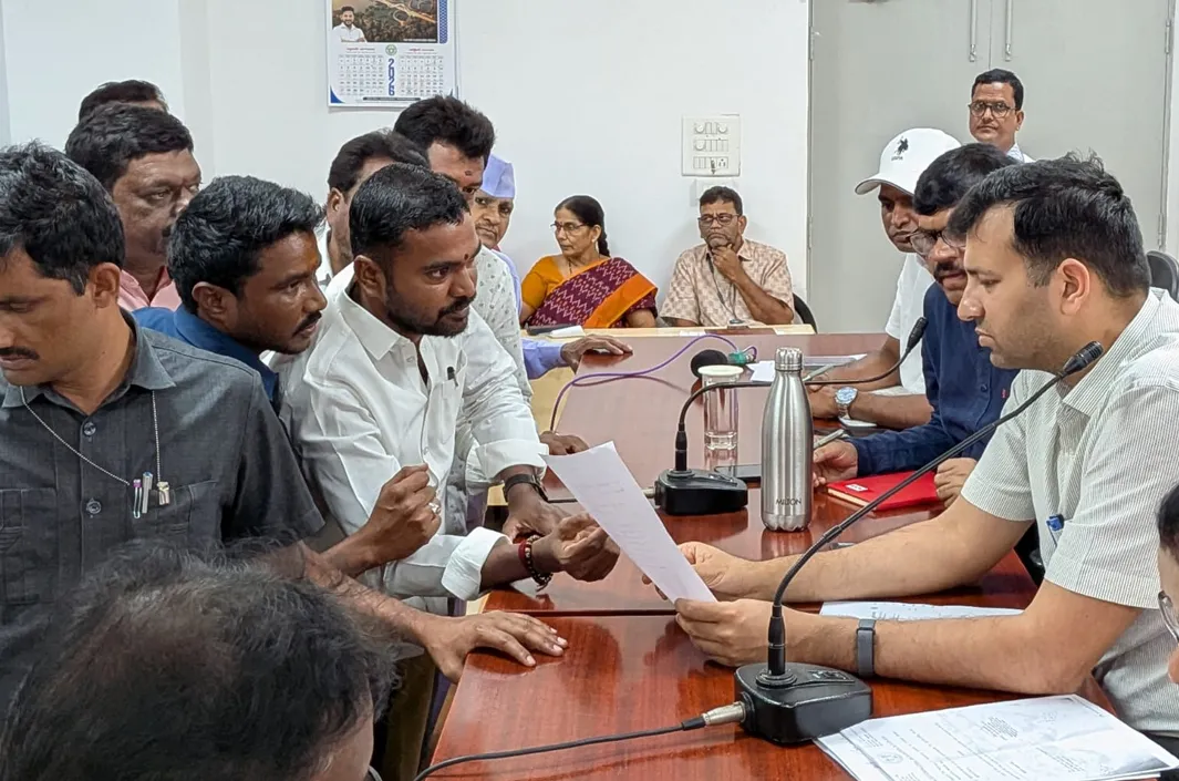 బ్లాస్టింగ్‌తో భయాందోళనలు