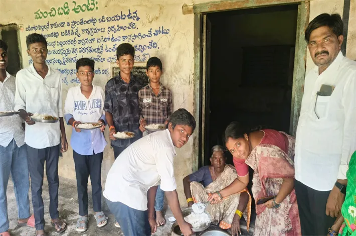 విద్యార్థులకు నాణ్యమైన భోజనం అందించాలి