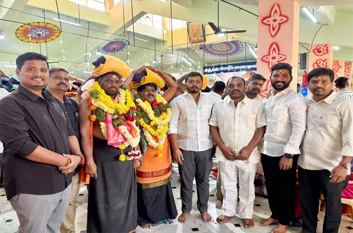 అయ్యప్ప స్వాముల మహా పాదయాత్రలో పాల్గొన్న