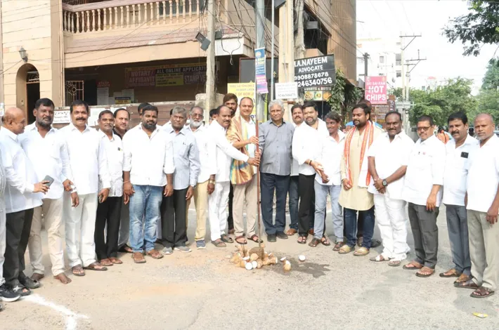 ఎమ్మెల్యే బండారి లక్ష్మారెడ్డి చేతుల మీదుగా రూ.58 లక్షల బీటీ రోడ్డు పనుల ప్రారంభం