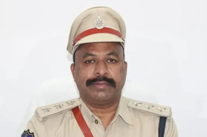 12 లక్షలు డిమాండ్.. ఆరుగురు విడిసి సభ్యులపై కేసు