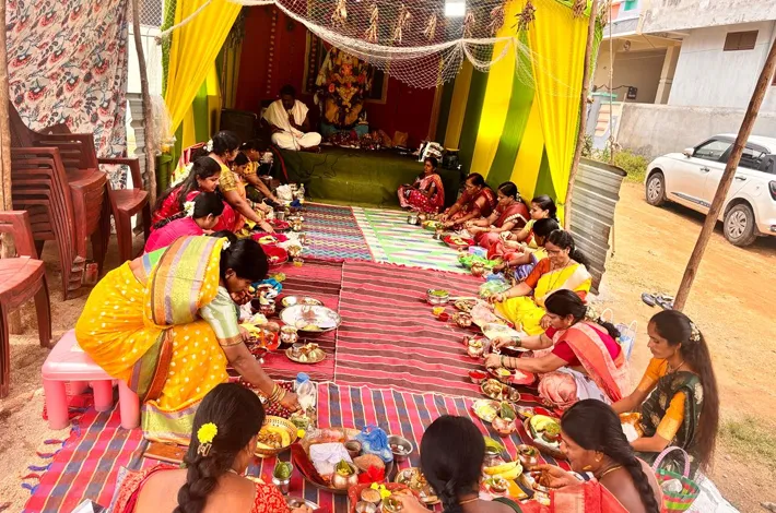 విలాస్‌నగర్ లో మహిళల ఘనంగా కుంకుమ పూజ