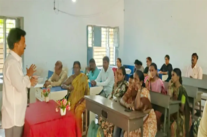 విద్యార్థుల ప్రగతిపై తల్లిదండ్రులు–ఉపాధ్యాయుల చర్చ