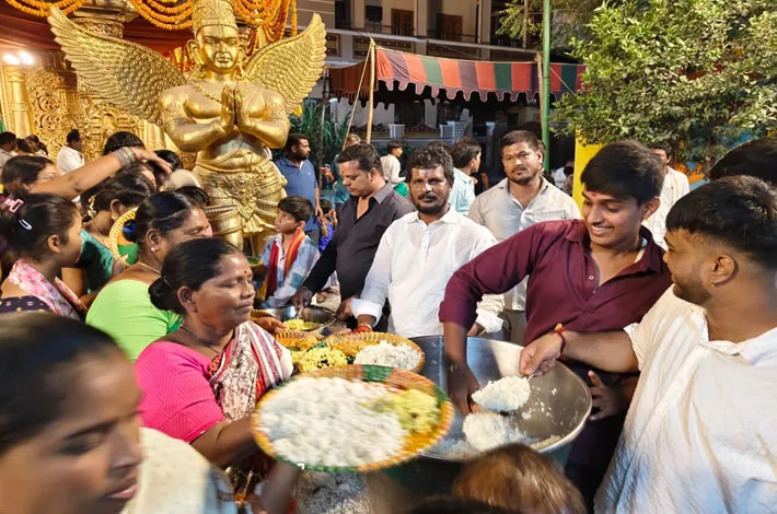 అమ్మవారి సేవలో రాజుగౌడ్..ఘనంగా అన్నప్రసాద వితరణ!