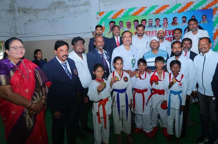 స్కూల్ గేమ్స్ ఫెడరేషన్ పోటీలకు హాజరైన జగిత్యాల ఎమ్మెల్యే