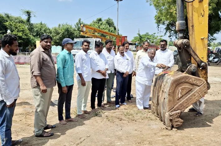 నిమజ్జనం కోసం పూడికతీత పనులు ప్రారంభం 