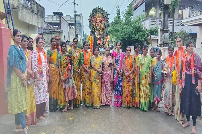 కోల్ బెల్ట్ లో గణేషుడి నిమజ్జన శోభాయాత్ర
