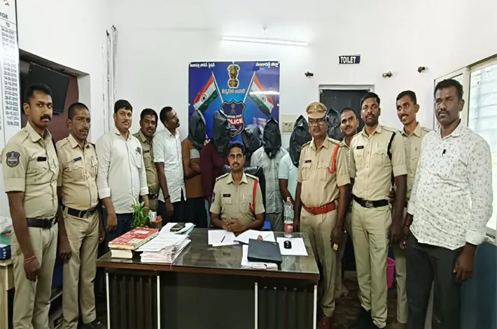 125 కేజీల కాపర్ వైర్ స్వాధీనం