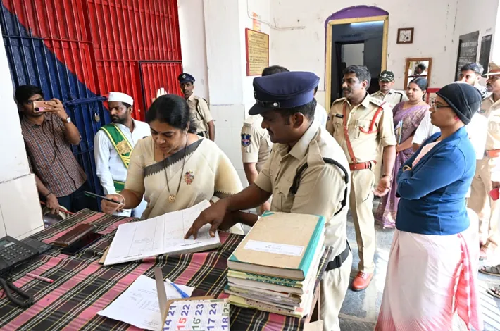 గతాన్ని వదిలి భవిష్యత్తుపై దృష్టి పెట్టాలి