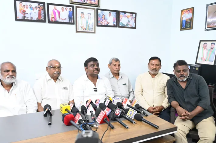 ఒకే బంధు వర్గానికి...పదవులా...?