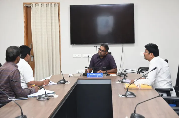 జిల్లాలో వచ్చే వేసవిలో నిరంతర విద్యుత్ సరఫరాకు ముందస్తు ప్రణాళిక