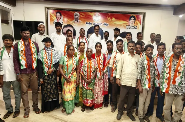 కాంగ్రెస్ లో భారీగా చేరికలు