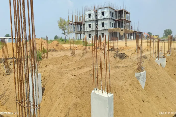 మట్టి ఇసుకతో నిర్మాణం.. నాణ్యతకు పాతరా?