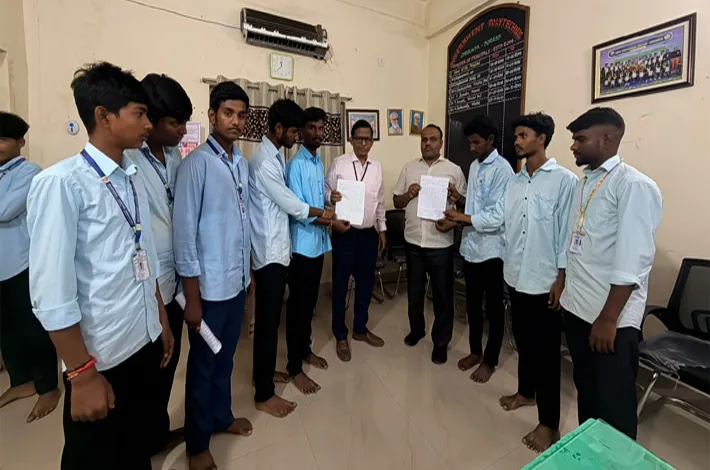 శక్తి యాప్‌ను రద్దు చేస్తేనే పరీక్షలు రాస్తాం