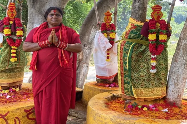 సమ్మక్క సారక్క దేవాలయంలో ప్రత్యేక పూజలు.!