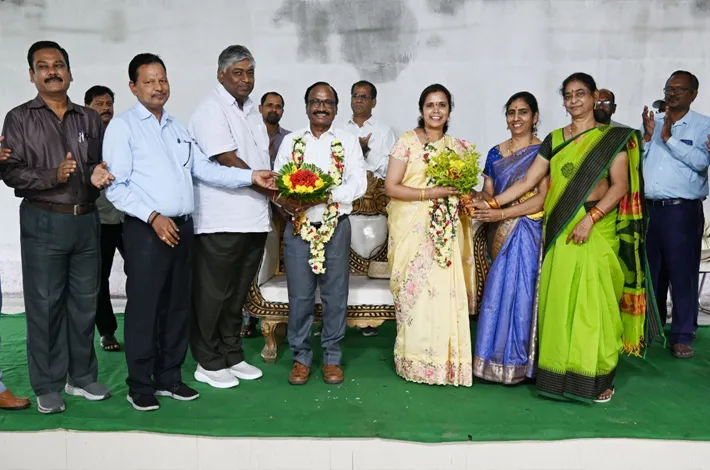 ఉద్యోగ విరమణ పొందనున్న జి.ఎం కు ఆత్మీయ సన్మానం