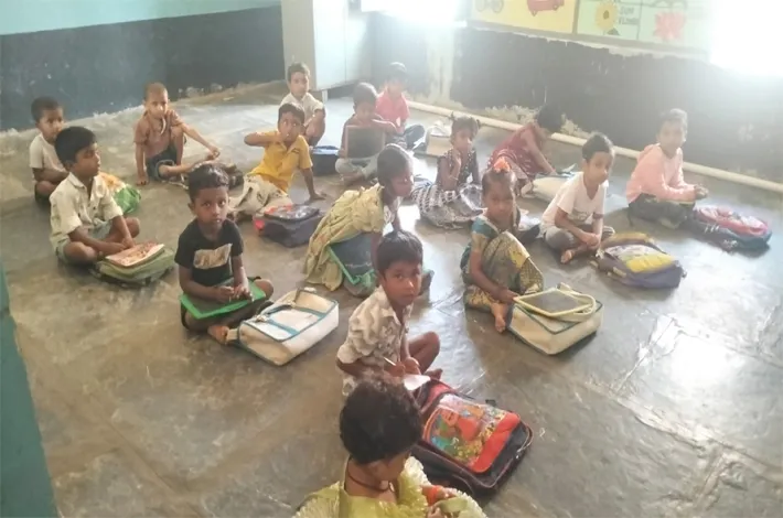 చిన్నారుల చదువుకు బ్రేక్