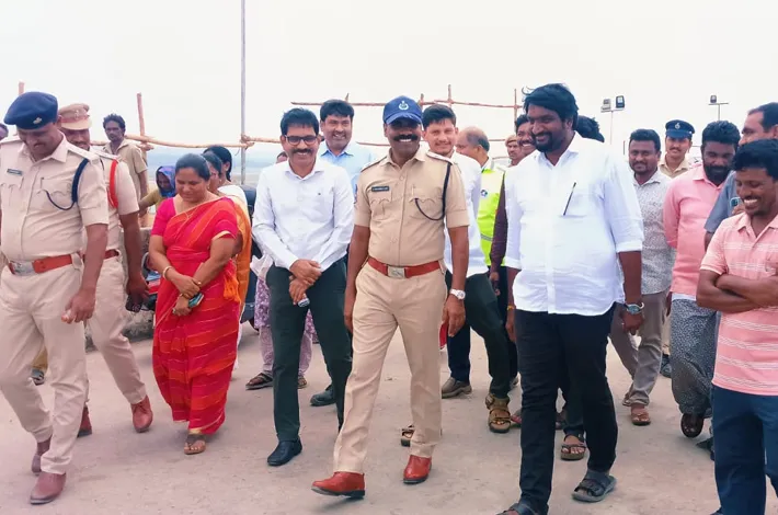 గణేష్ నిమజ్జన ఏర్పాట్లను పరిశీలించిన ఎస్పీ నరసింహ