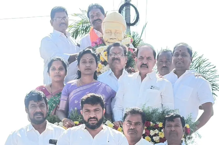 కొండా లక్ష్మణ్ బాపూజీ ఆశయాలను కొనసాగించాలి