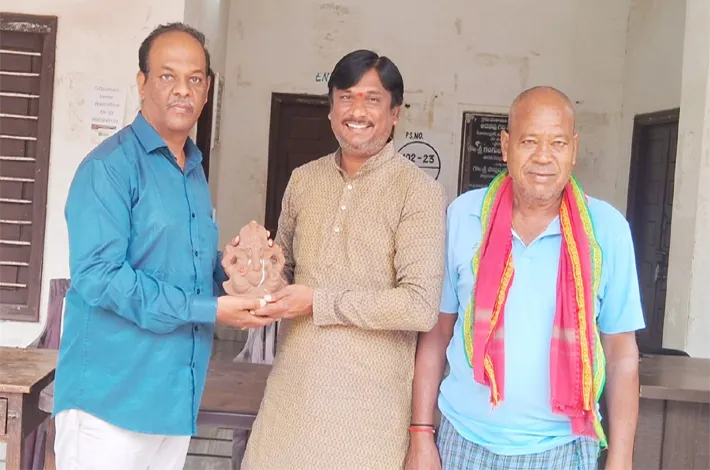 మట్టి వినాయకులనే పూజిద్దాం 