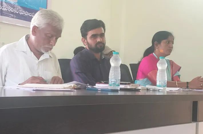 అధికారులు ప్రజా ప్రతినిధులు సమన్వయంతో పనిచేయాలి