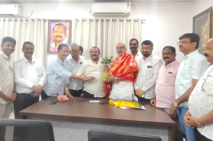 రెడ్‌క్రాస్‌ కార్యవర్గానికి గంగుల అభినందనలు!