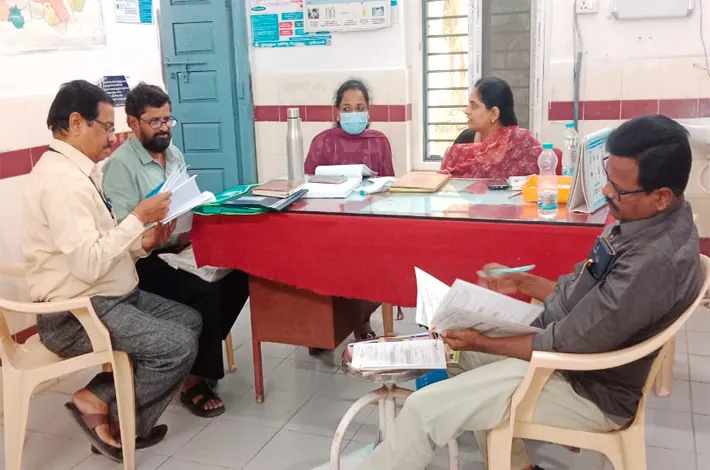బిక్కనూర్‌ పీహెచ్‌సీలో ఎల్‌సీడీసీ సర్వే తనిఖీ