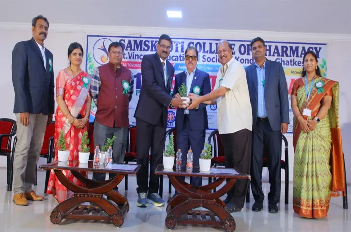 ఫార్మసీ విద్య ఔషధాల తయారీ, పంపిణీకి మాత్రమే పరిమితం కాదు 