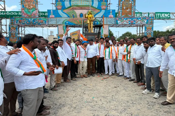 తాతా మధు వెంటనే క్షమాపణ చెప్పాలి