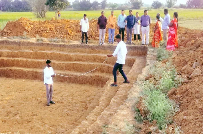 పంట గుంటను ఏర్పాటు చేసుకోవాలి