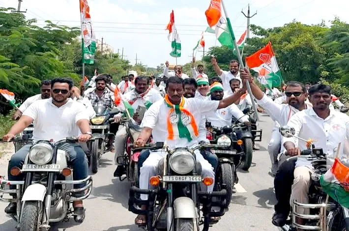 కాంగ్రెస్ ప్రజాపాలన విజయోత్సవ మహా బైక్ ర్యాలీ 