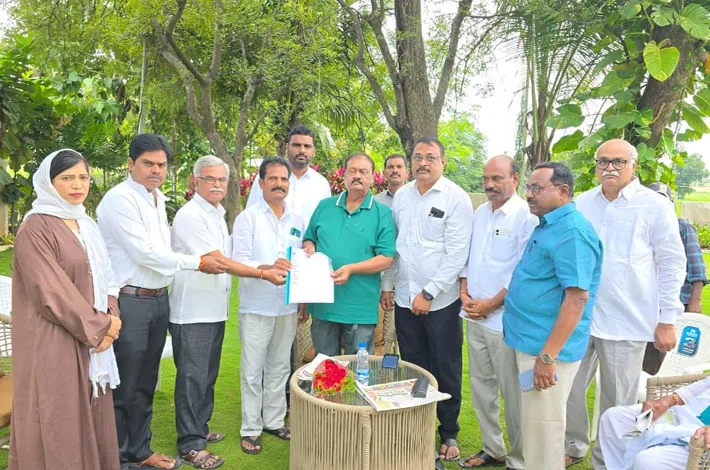 ప్రభుత్వ సలహాదారుకు బార్ అసోసియేషన్ ప్రతినిధుల వినతి 