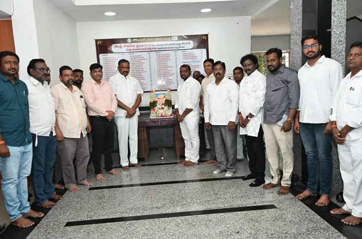 నగర పాలక సంస్థలో గాంధీజీ జయంతి వేడుకలు 