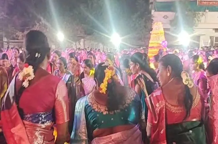 చెన్నూర్ లో ఘనంగా సద్దుల బతుకమ్మ సంబరాలు!
