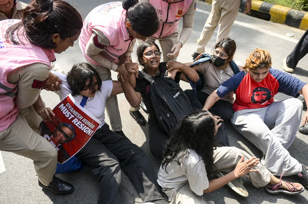 ఢిల్లీలో హైటెన్షన్.. 500 మంది అదుపులోకి!