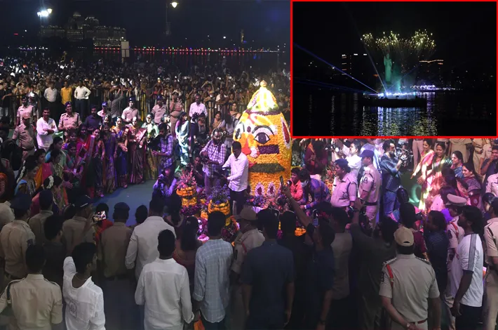 ట్యాంక్ బండ్.. పూల సింగిడి