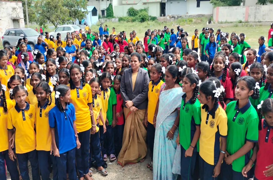 బాలికల పాఠశాలలో న్యాయ విజ్ఞాన సదస్సు