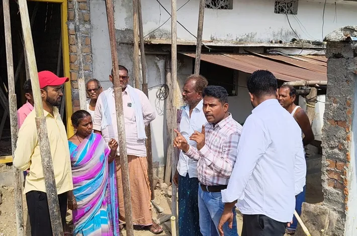 ప్రభుత్వ నిబంధనల ప్రకారం ఇందిరమ్మ ఇండ్లను నిర్మించుకోవాలి