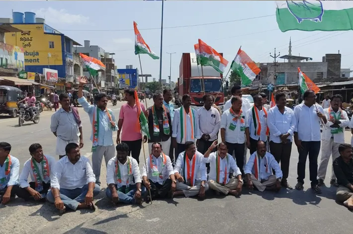 దామరచర్ల లో కాంగ్రెస్ రాస్తారోకో 