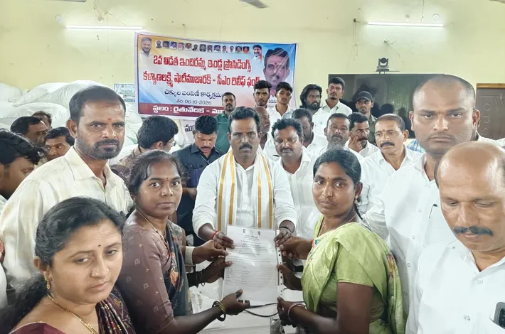 అర్హులందరికీ స్మార్ట్ రేషన్ కార్డులు