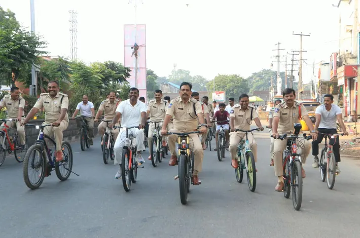 పోలీస్ అమరవీరుల స్మరణార్థం కొత్తగూడెంలో సైకిల్ ర్యాలీ