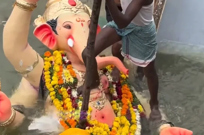 పూజలో ఆడంబరం.. నిమజ్జనంలో నిర్లక్ష్యం.. ఇదేనా భక్తి..?