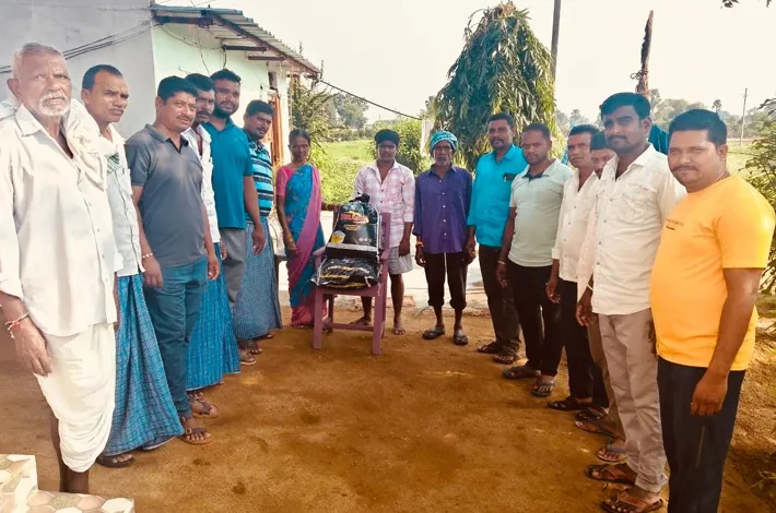పేదల కష్టాల్లో సర్పంచ్ చేయూత
