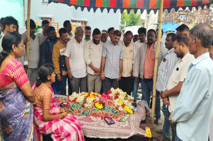 జర్నలిస్ట్ వనం భాస్కర్ కు ఘన నివాళి అర్పించిన జర్నలిస్టులు